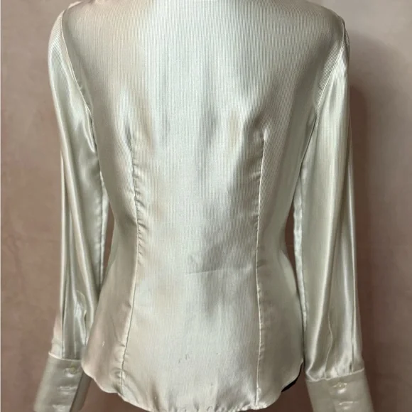 Giorgio Armani 100% Silk Silver & Black Pinstripe Button-Up Blouse Size 40 (6) - Picture 4 of 7